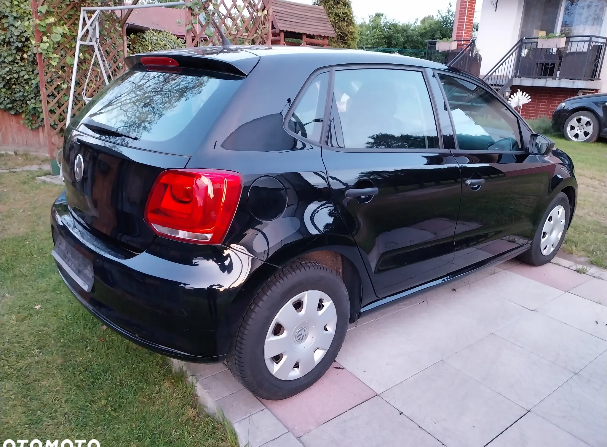 Volkswagen Polo cena 17200 przebieg: 175000, rok produkcji 2010 z Zielonka małe 172